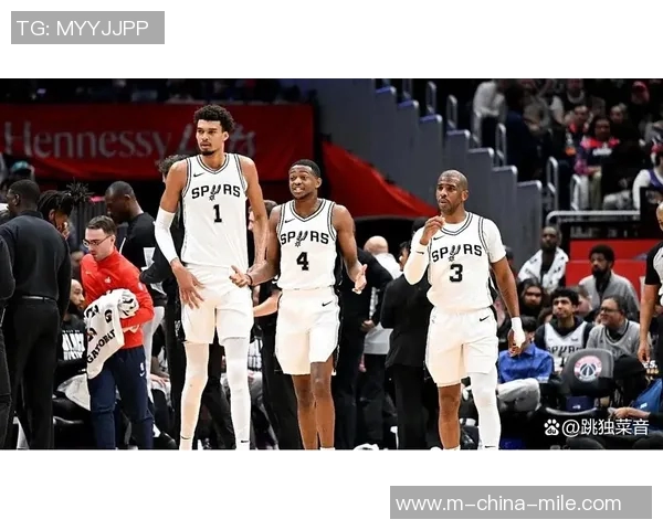 马刺与老鹰激战正酣2月13日精彩对决引发球迷热议